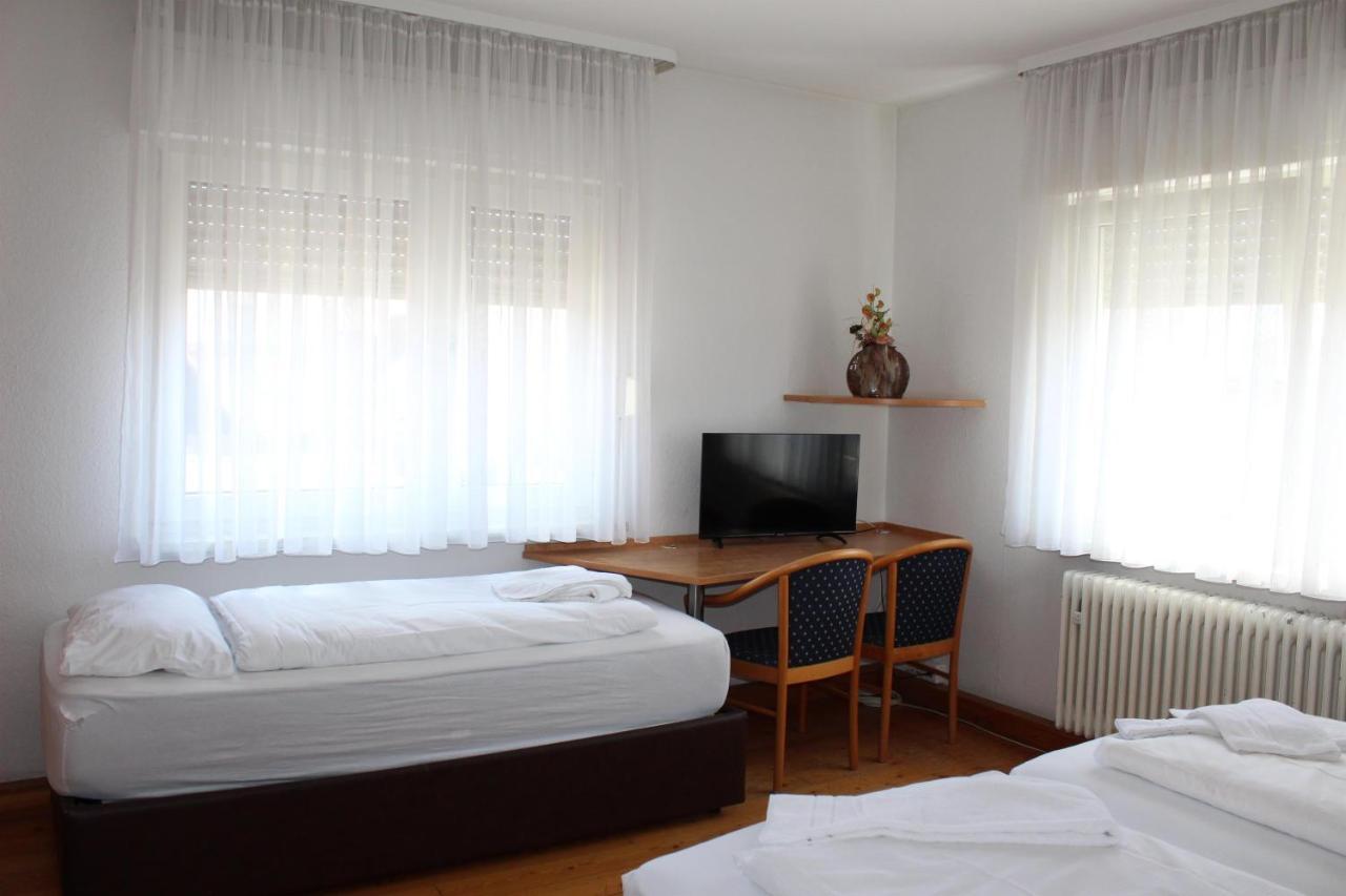 Gasthaus Zum Ritter Karlsdorf-Neuthard Esterno foto